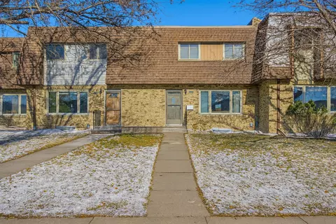 912 Belsly Blvd, Moorhead, MN 56560