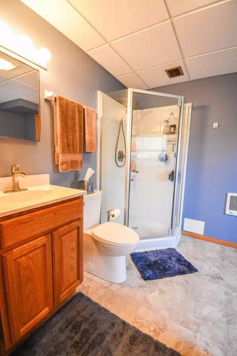 Bath - 111 19th Ave N, Fargo, ND 58102 photo 5 of 7