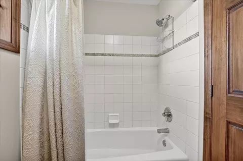 Bath - 3967 Wild Meadows Dr, Hamel, MN 55340 photo 7 of 10