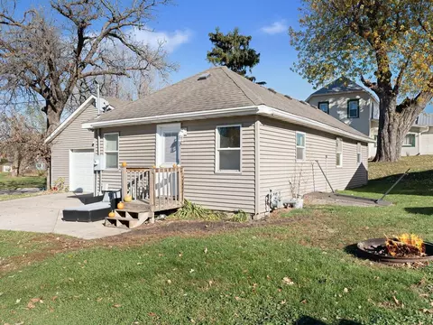 313 Mill St S, Waterville, MN 56096