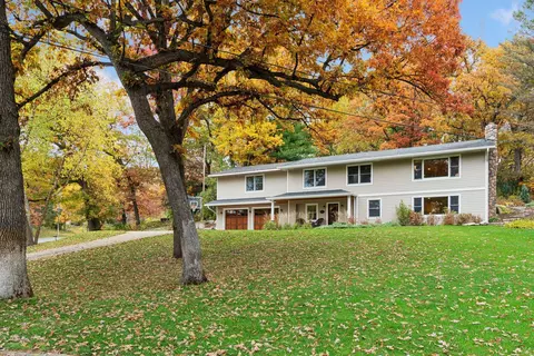 8235 Oakmere Rd, Bloomington, MN 55438