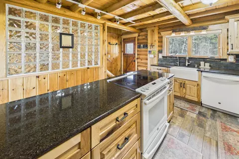 Kitchen - 36360 County 39, Laporte, MN 56461 photo 4 of 4