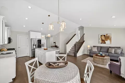 2804 Trinity Dr, Shakopee, MN 55379 photo 3