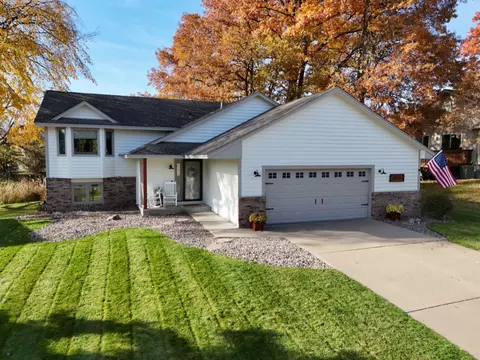 5915 Yucca Ln N, Plymouth, MN 55446