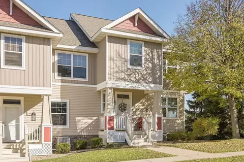 30 Heritage Blvd, Hudson, WI 54016
