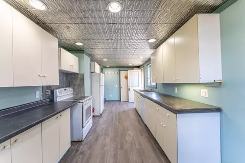 Kitchen - 25 4th Ave, Soudan, MN 55782 photo 3 of 3