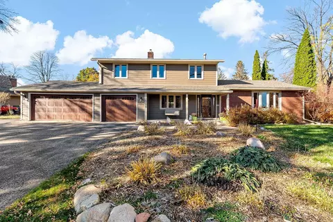 15700 Dawn Dr, Minnetonka, MN 55345