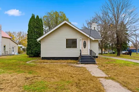 420 Pleasant Ave S, Brooten, MN 56316