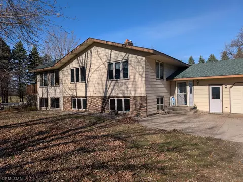 5962 250th St, Saint Cloud, MN 56301