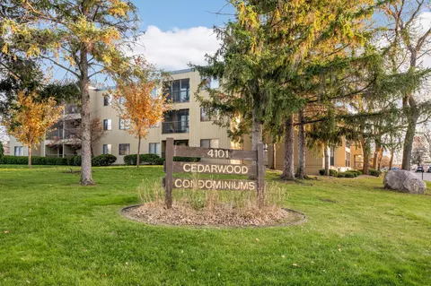 4101 Parklawn Ave #121, Edina, MN 55435