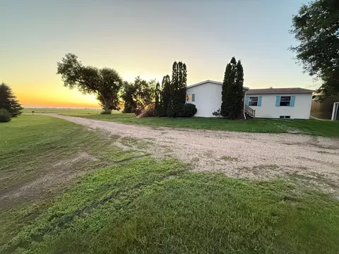 Exterior - 755 240th Ave SW, Appleton, MN 56208 photo 10 of 15