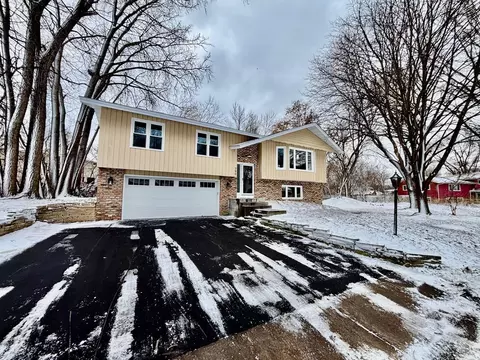 790 Carla Ln, Little Canada, MN 55109