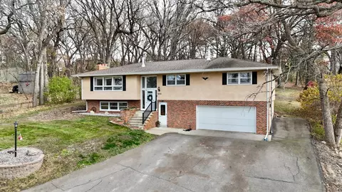 2020 N Benton Dr, Sauk Rapids, MN 56379