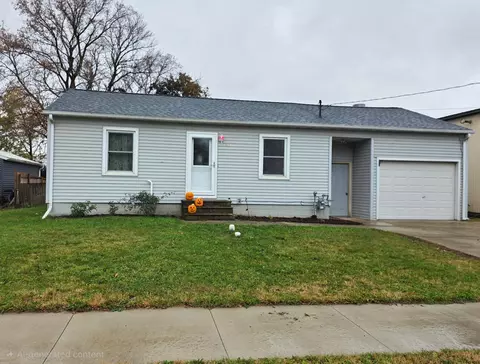 507 3rd St SE, Dodge Center, MN 55927