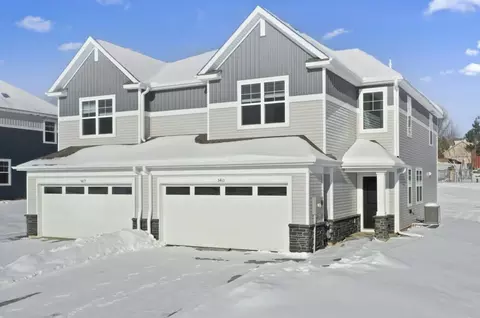 5413 Queens Dr NW, Rochester, MN 55901