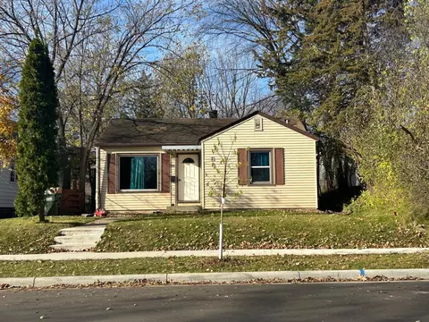 512 13th St SW, Willmar, MN 56201