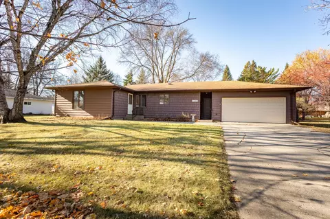 1004 Maple St, Alexandria, MN 56308