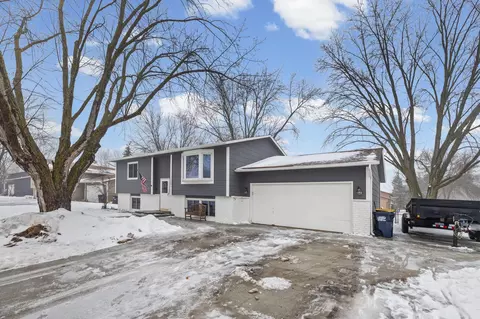20690 Jacquard Ave, Lakeville, MN 55044