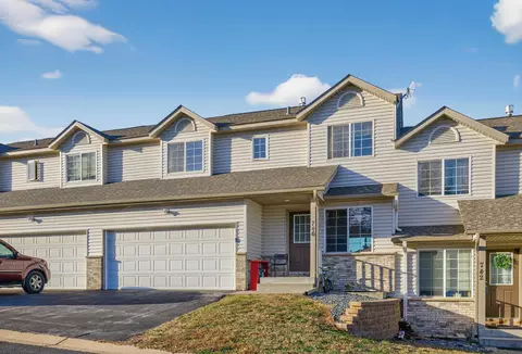 746 Baylee Pl SW, Pine Island, MN 55963