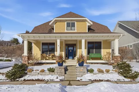 15579 Duck Trail Ln, Apple Valley, MN 55124