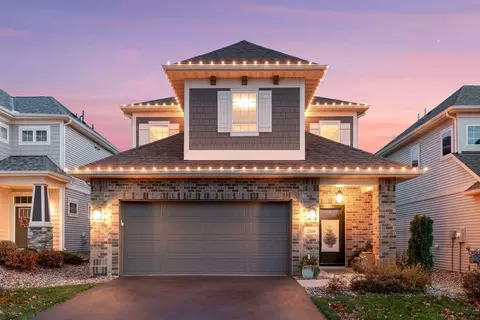 2304 Hillcrest Dr, Hudson, WI 54016