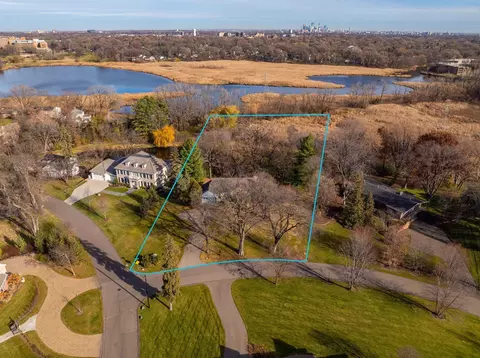 10 Circle E, Edina, MN 55436