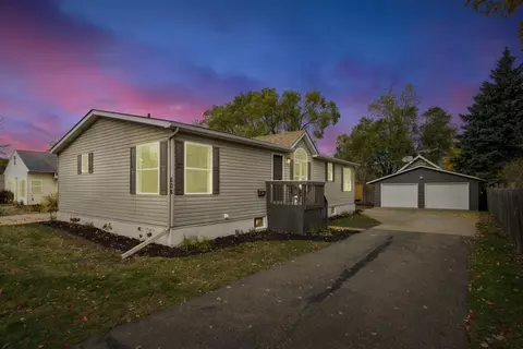 606 8th St W, Hastings, MN 55033