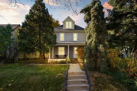 2922 33rd Ave S, Minneapolis, MN 55406