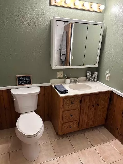 Bath - 537 Cedar Ave, Westbrook, MN 56183 photo 1 of 3