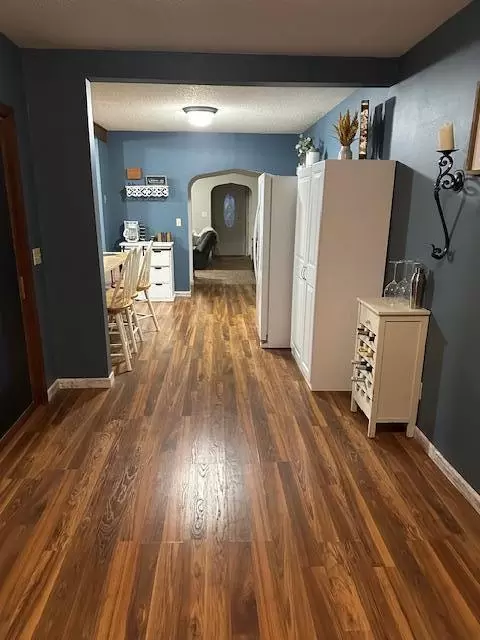 Entry Way - 537 Cedar Ave, Westbrook, MN 56183 photo 1 of 2