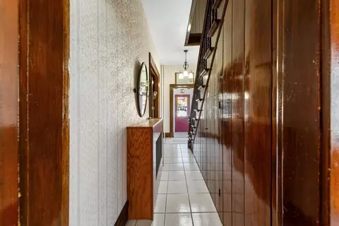 Entry Way - 531 2nd St NW, Faribault, MN 55021 photo 2 of 5