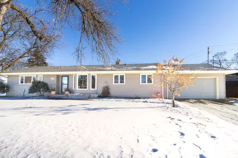 2945 Aquila Ave S, Saint Louis Park, MN 55426