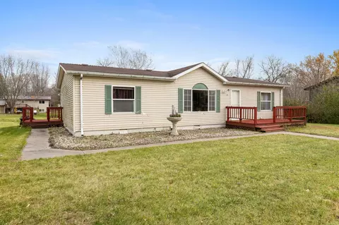 405 13th St SW, Little Falls, MN 56345