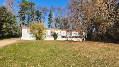 512 2nd St W, Jasper, MN 56144