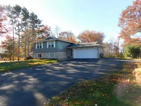 8175 Diane St, Circle Pines, MN 55014