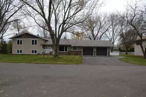 816 Clark Pl, Saint Cloud, MN 56301
