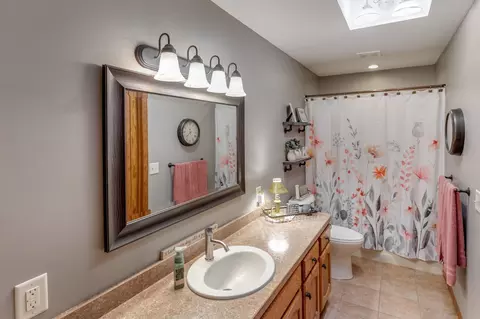 Bath - 16869 Blakeman Rd, Brainerd, MN 56401 photo 1 of 2