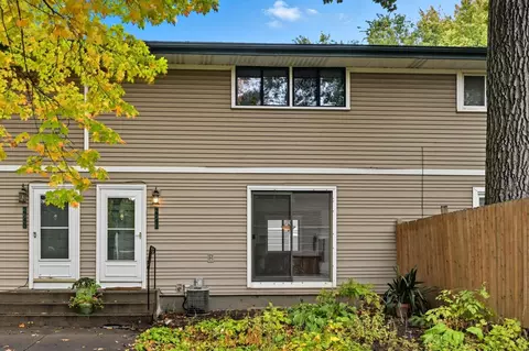 2741 Upland Ct, Plymouth, MN 55447