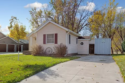 Exterior - 1269 River Rd, Windom, MN 56101 photo 3 of 9