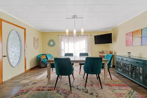 Dining - 1269 River Rd, Windom, MN 56101 photo 2 of 3