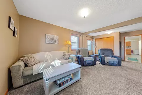 Living - 1269 River Rd, Windom, MN 56101 photo 3 of 3