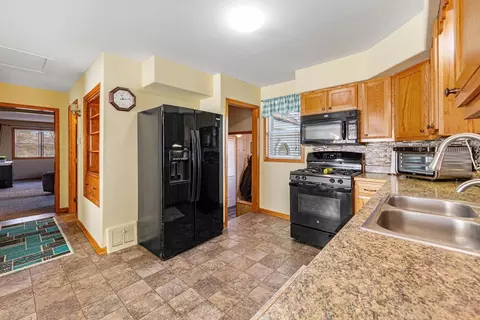 Kitchen - 1269 River Rd, Windom, MN 56101 photo 4 of 4