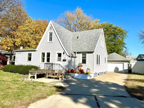 615 14th Ave N, Estherville, IA 51334