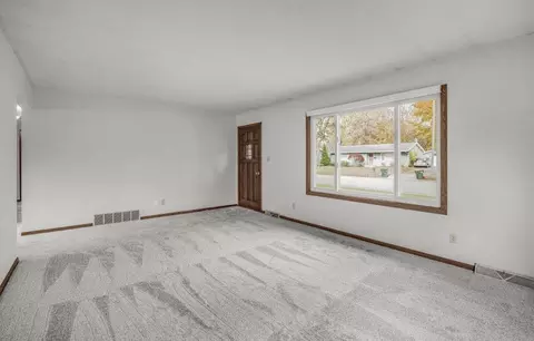 704 11th Ave SE, Willmar, MN 56201 photo 5