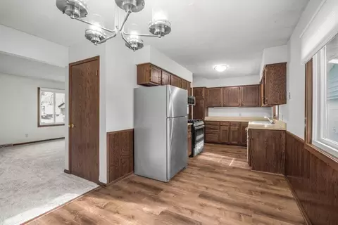 704 11th Ave SE, Willmar, MN 56201 photo 3