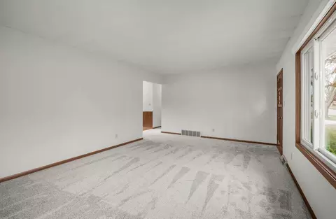 704 11th Ave SE, Willmar, MN 56201 photo 6