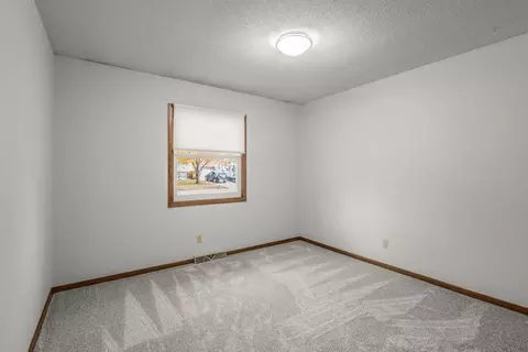 704 11th Ave SE, Willmar, MN 56201 photo 11