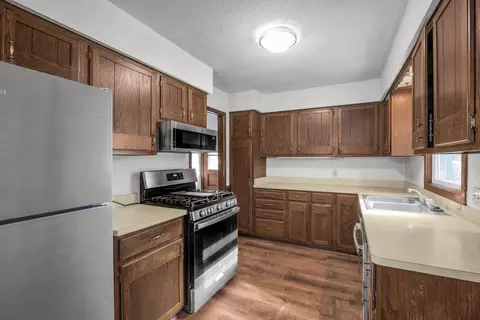 704 11th Ave SE, Willmar, MN 56201 photo 2