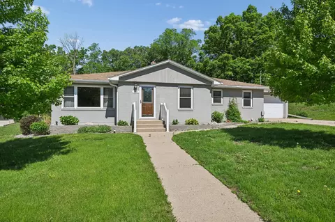 110 Circle Dr, Jackson, MN 56143