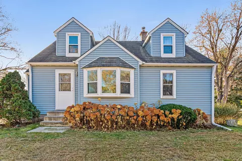 2466 Clearview Ave, Mounds View, MN 55112